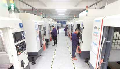 铜梁 全方位纾困解难 让民营企业轻装上阵 ——重庆科技公司的实践与启示\n